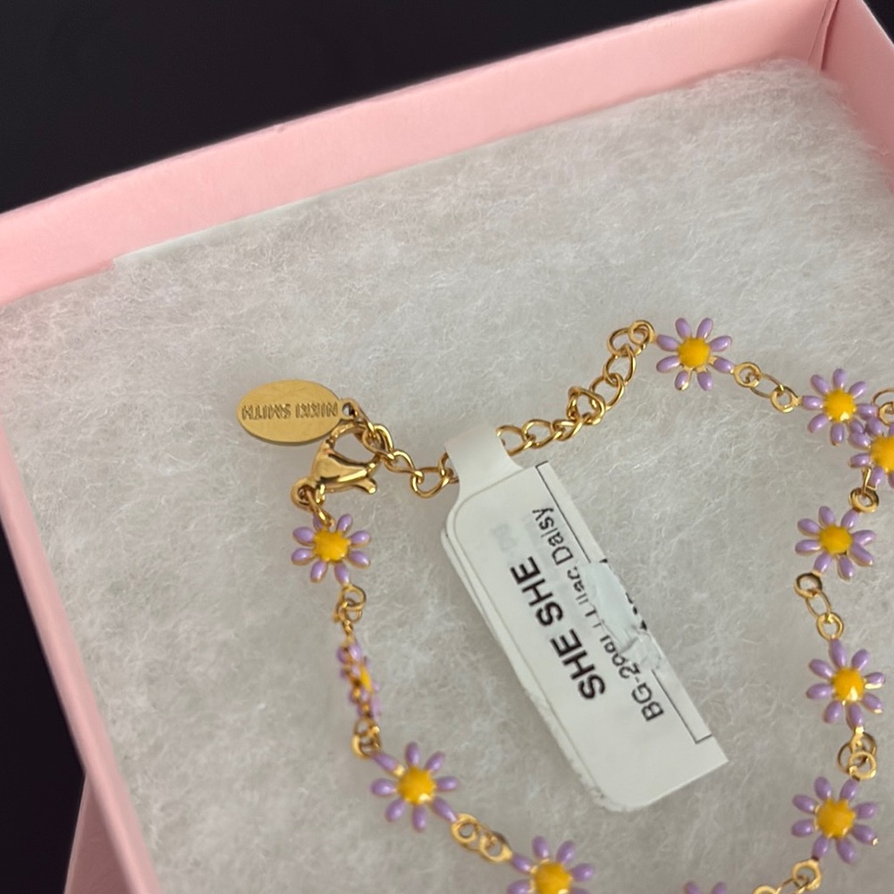 Gold Daisy Chain Bracelet - Picture 2 of 2